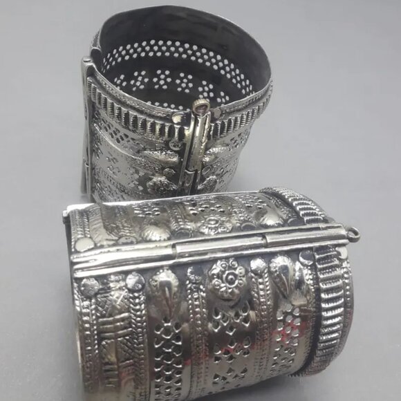 Single Cuff Bracelet, Antique Afghan Cuff, Vintage Afghan Handcuff Bracelet - Picture 5 of 5